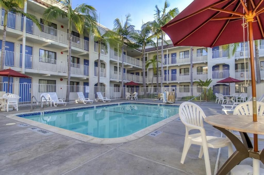 Motel6 Oceanside, CA 8/62