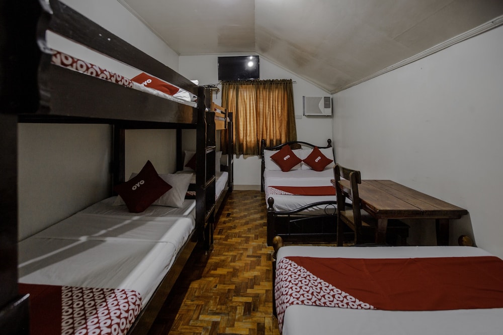 OYO 741 Sierra Travellers Inn 31/43