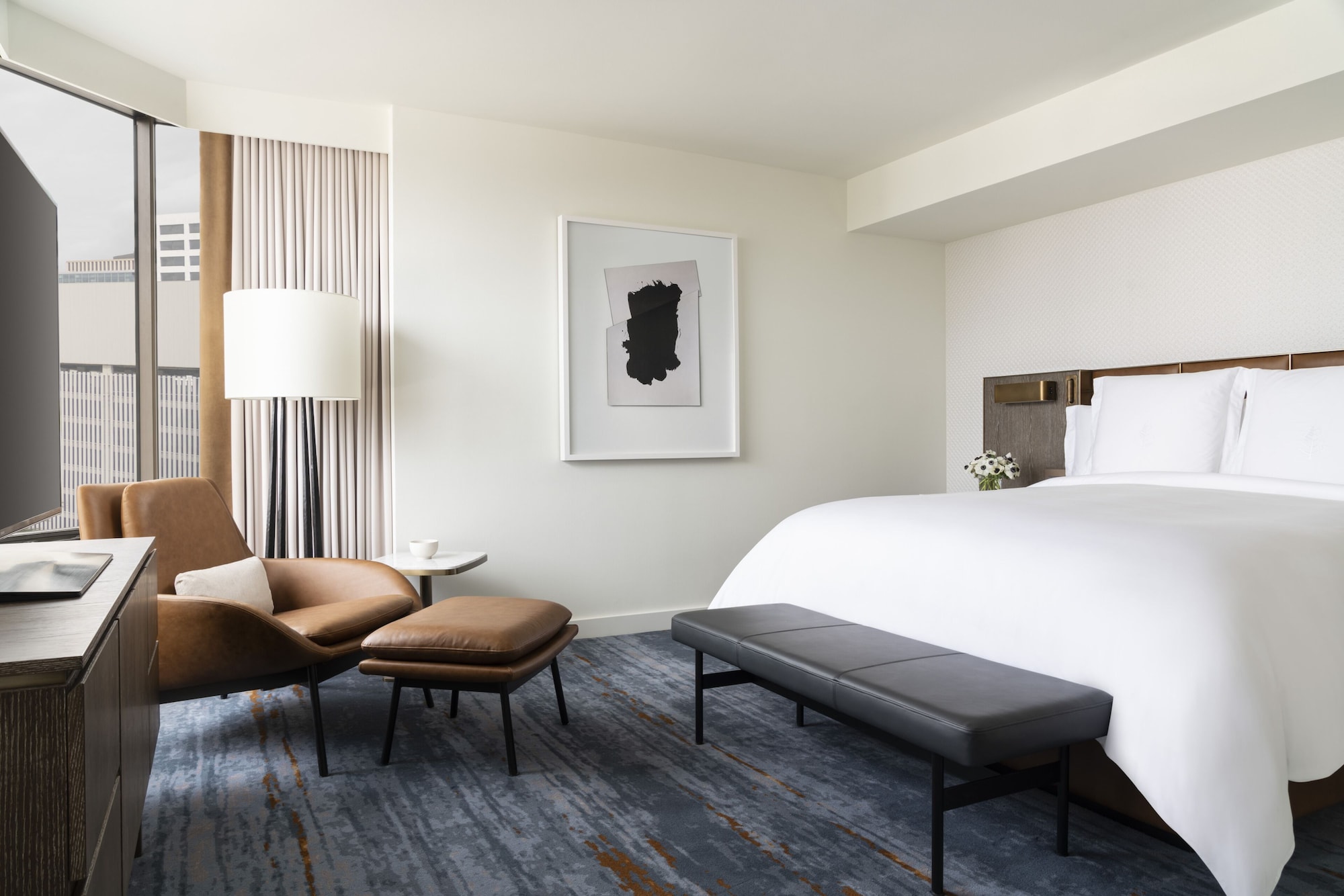 EXECUTIVE, SUITE, KING BED