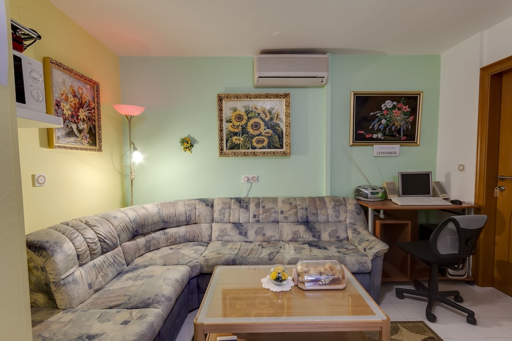 Rooms and Apartments Jana 43/76