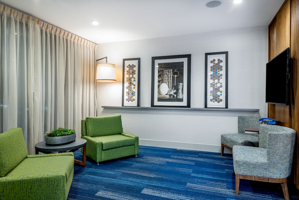 Holiday Inn Express And Suites Santa Ana Orange County an IHG Hotel 42/57