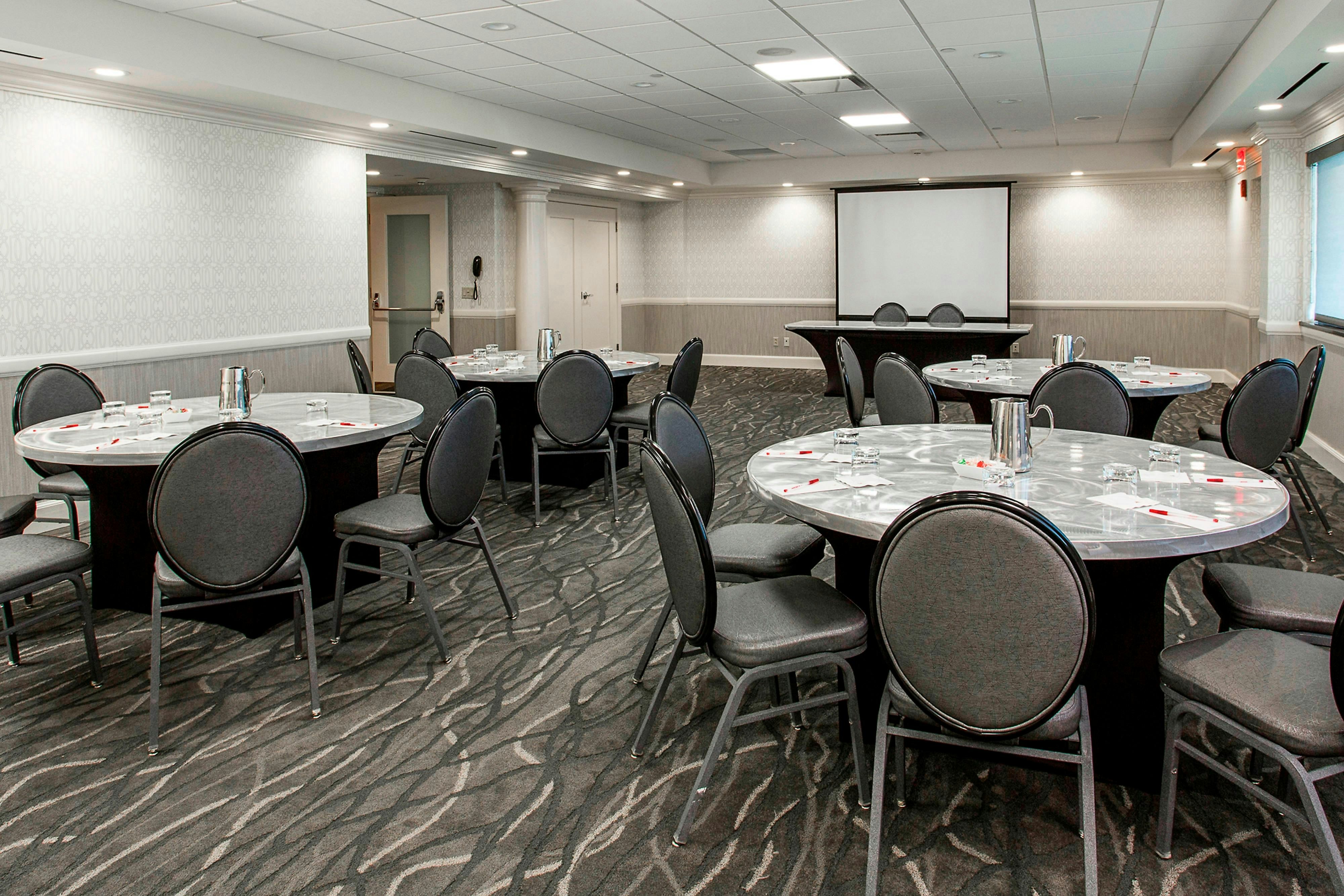 Rochester Airport Marriott 49/55