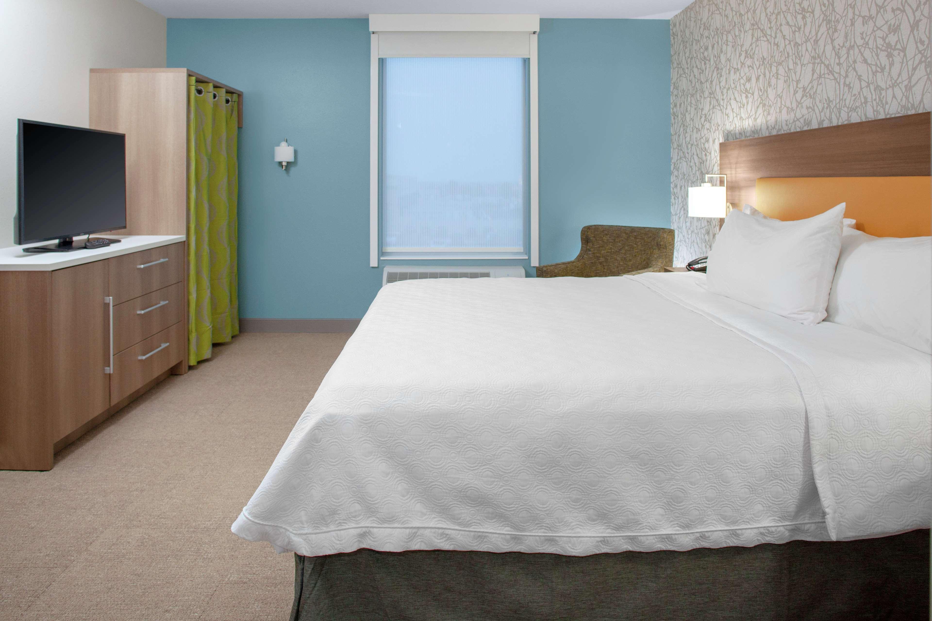 Suite, Queen Bed