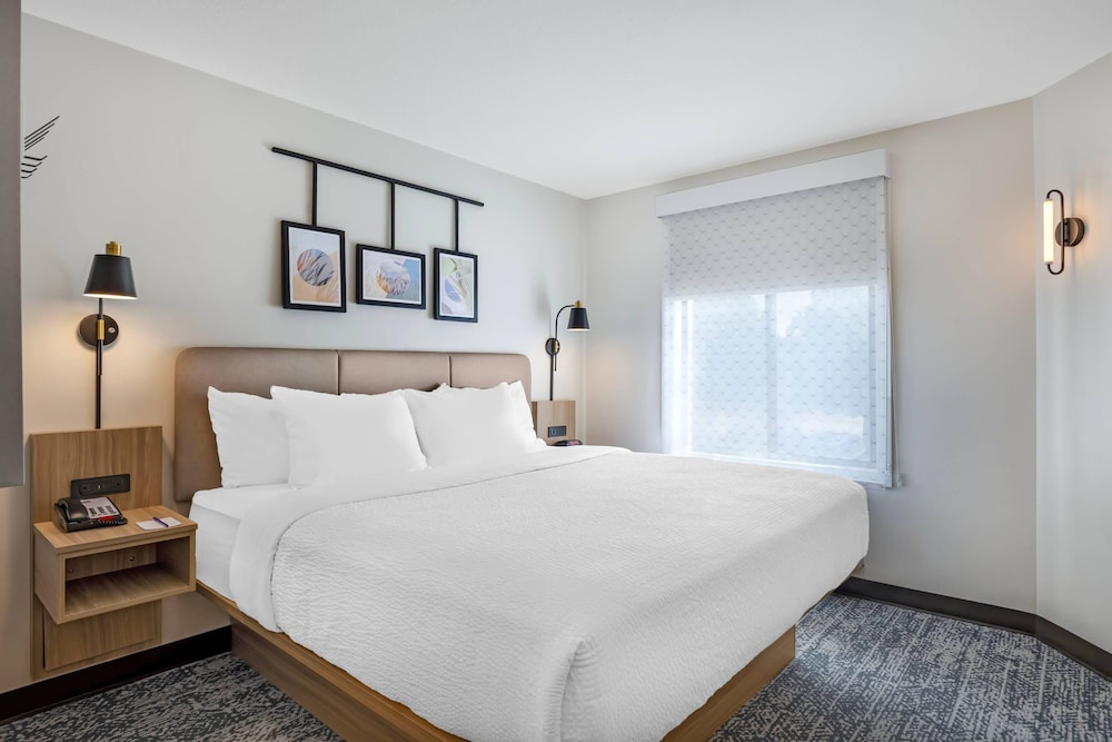 Upgrade, Efficiency, King Bed
