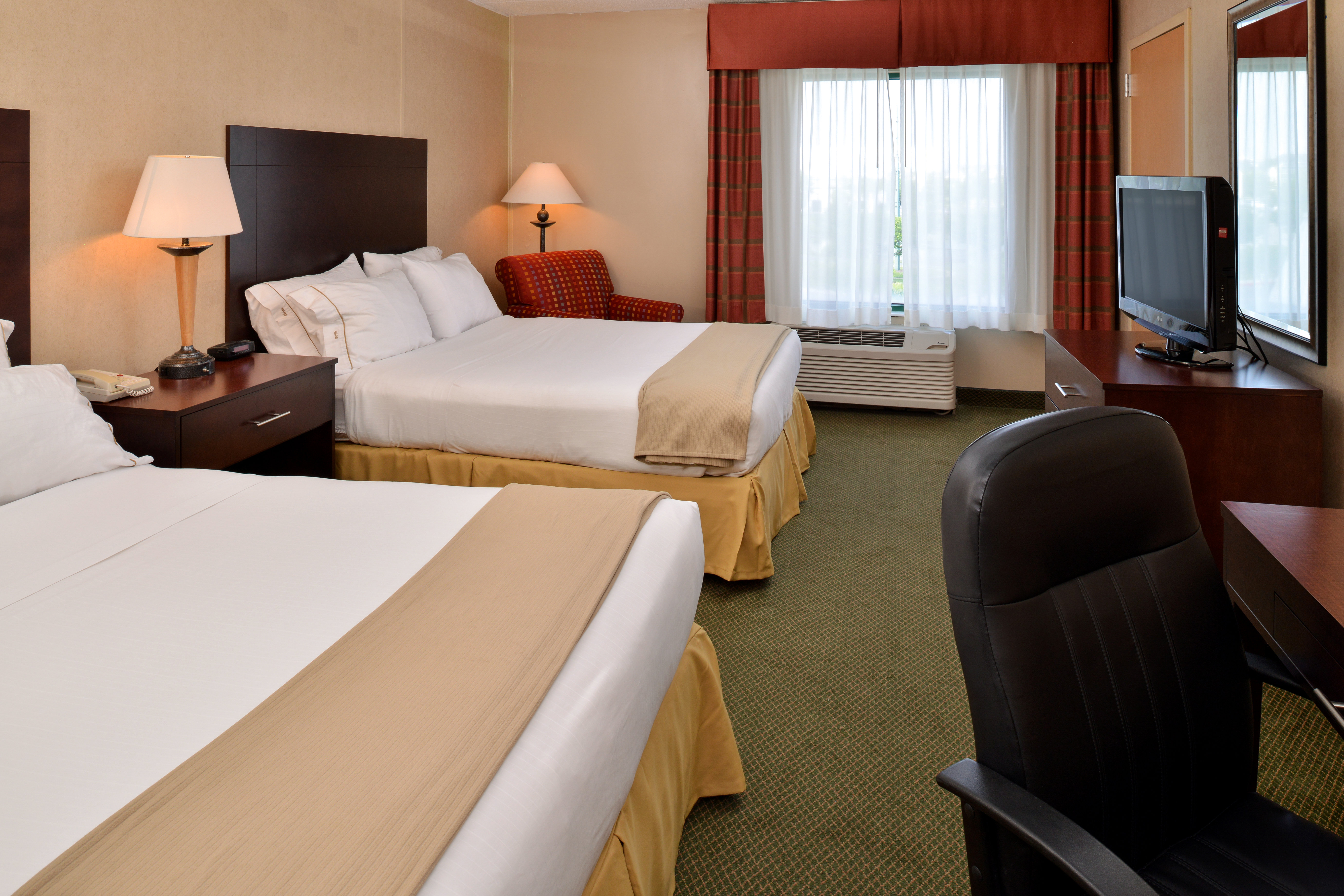 Holiday Inn Express Hotel And Suites Ocean City 24/70