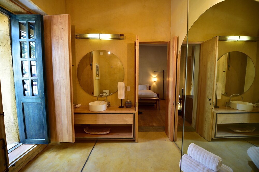 Hotel Los Amantes 48/50