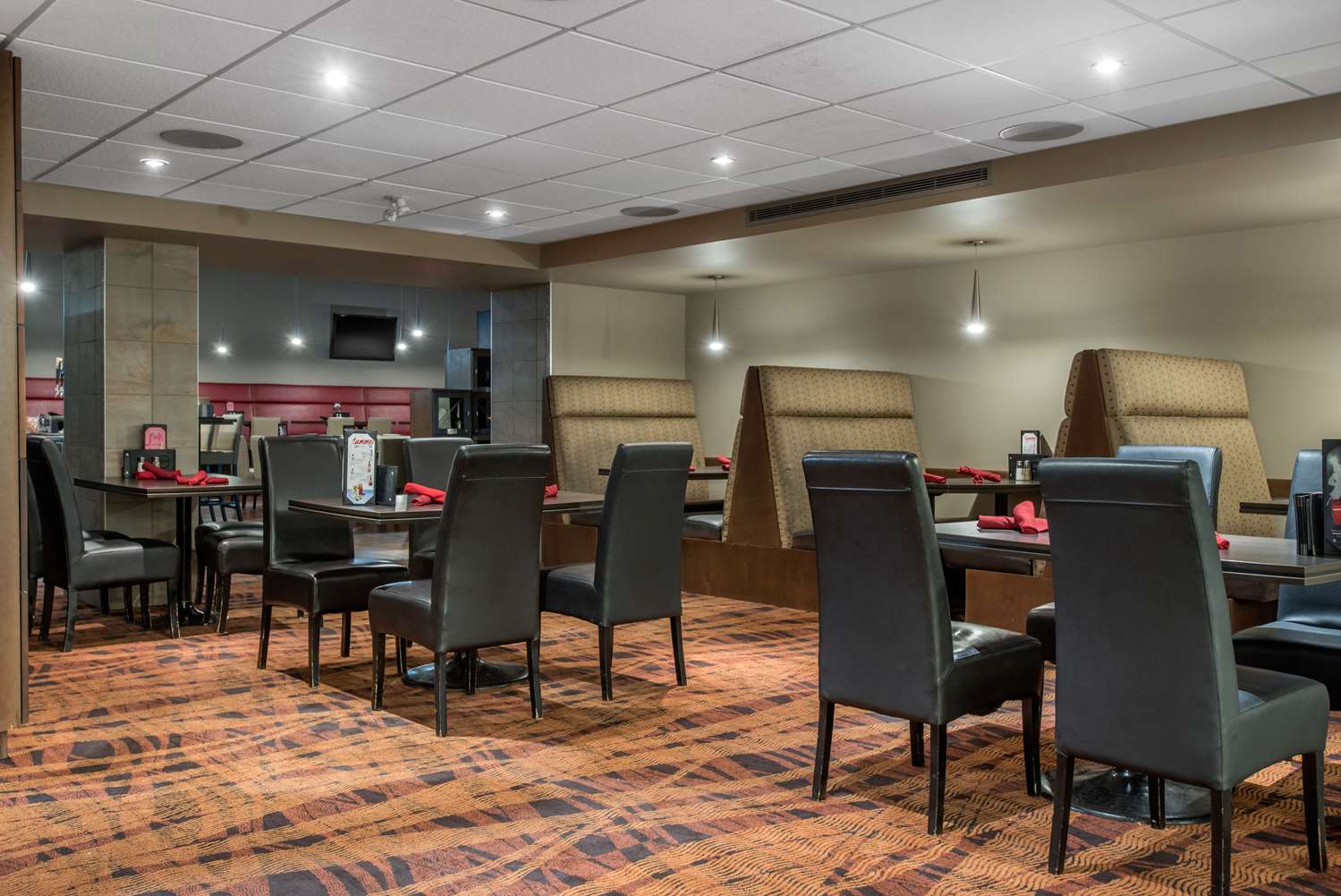 Clarion Hotel & Suites Brandon 30/35