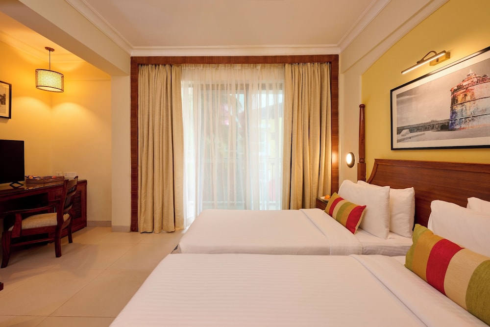 Sea Breeze Sarovar Portico Varca Goa 6/36