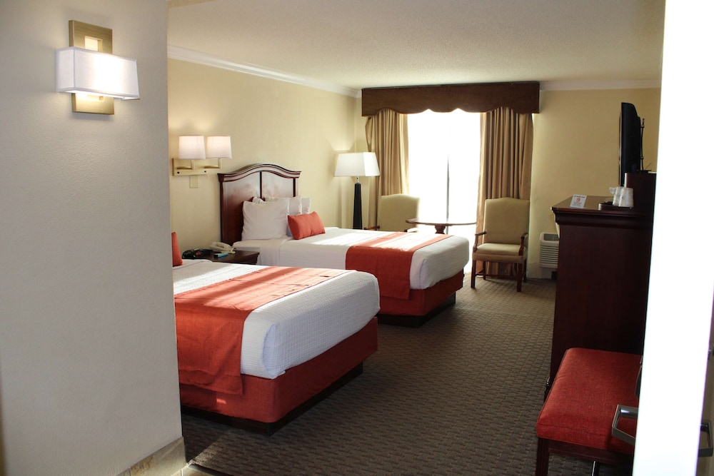 Best Western Plus Burlington 5/49