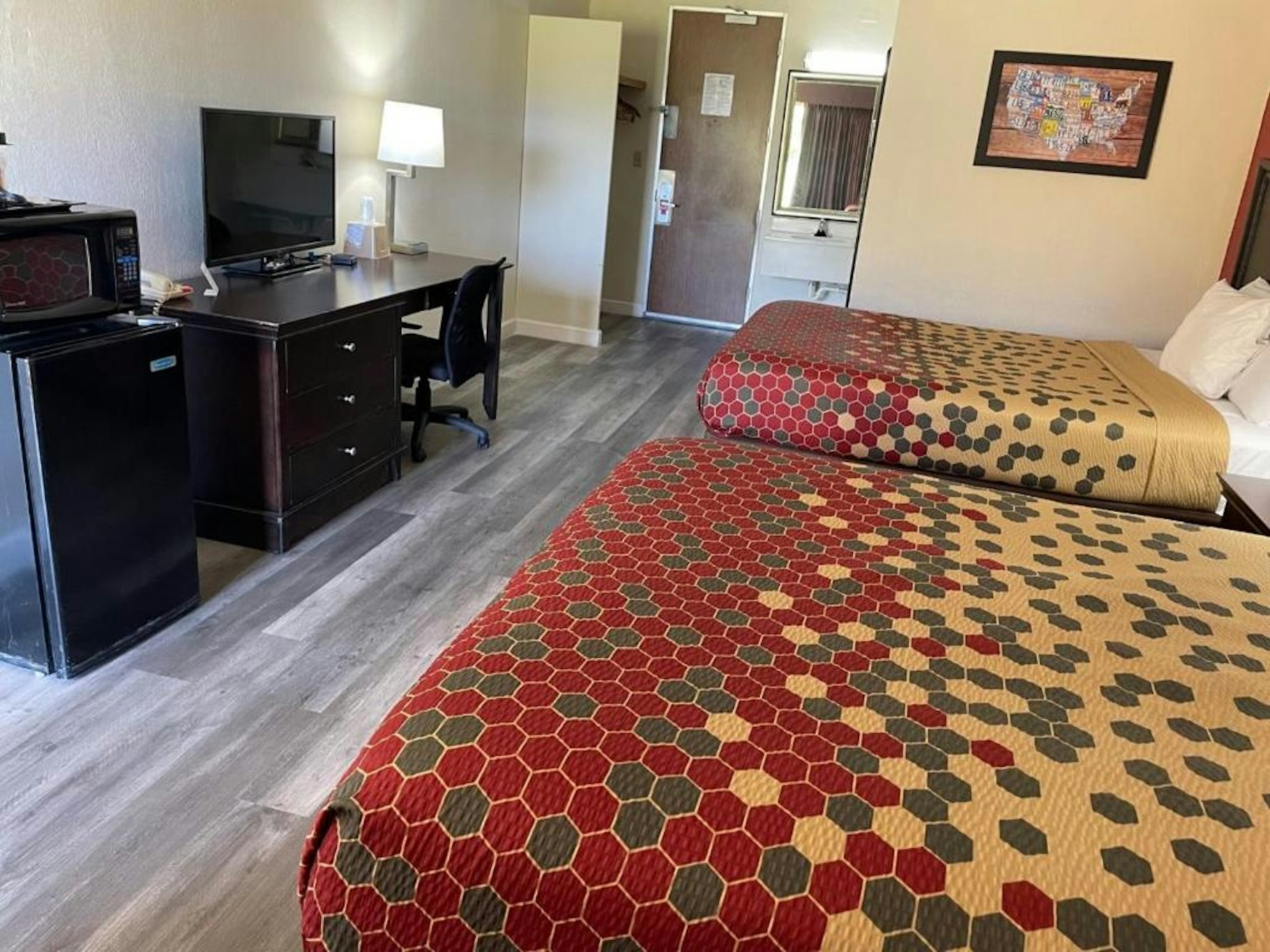Perry Inn & Suites National Fairground I 75 28/33