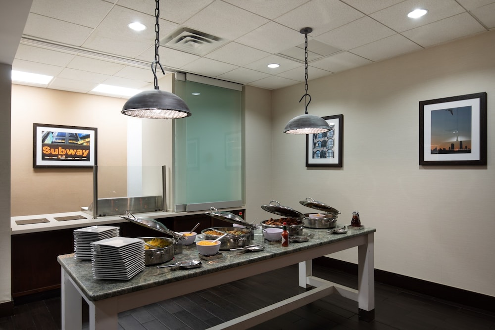 Holiday Inn Clark Newark Area Formerly Crowne Plaza Clark 51/54