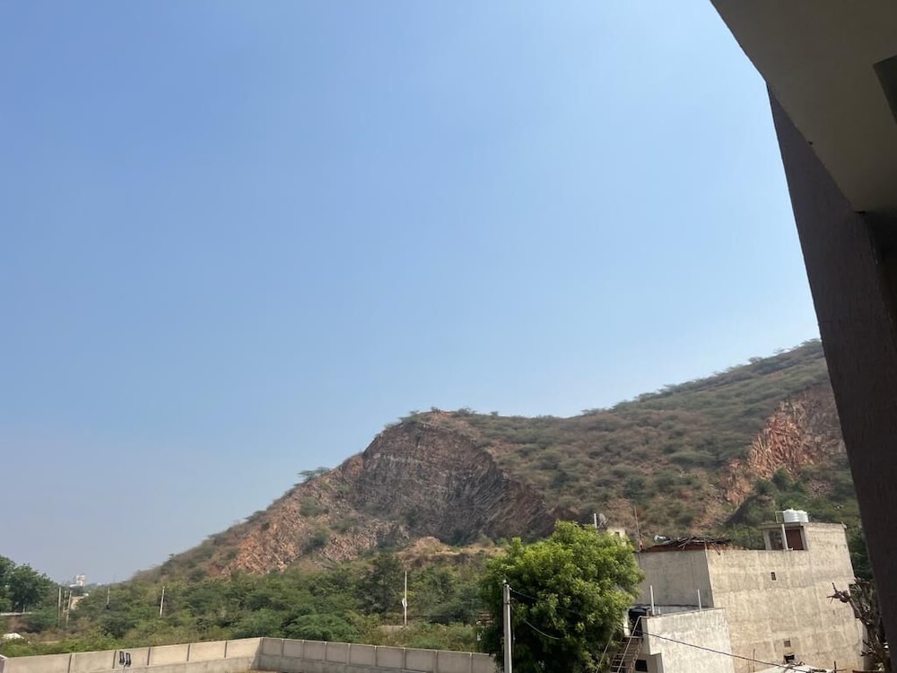 R.G Bilkha Hotel and Resorts 36/47