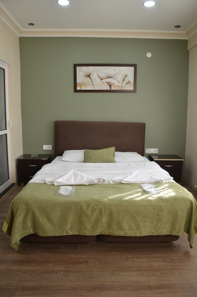 Teras Hotel 1/35