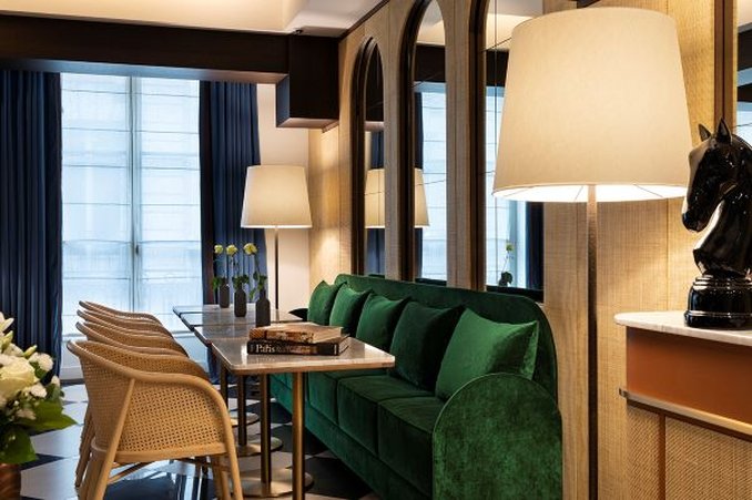 The Chess Hotel 33/44
