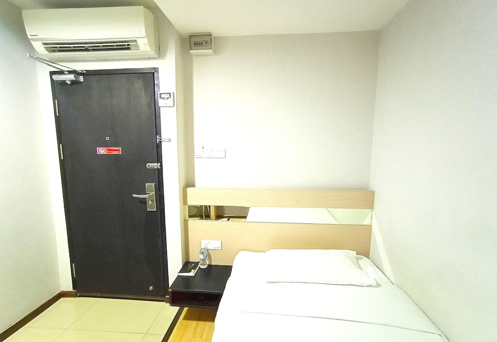 Hotel O Hi Inn 33/45