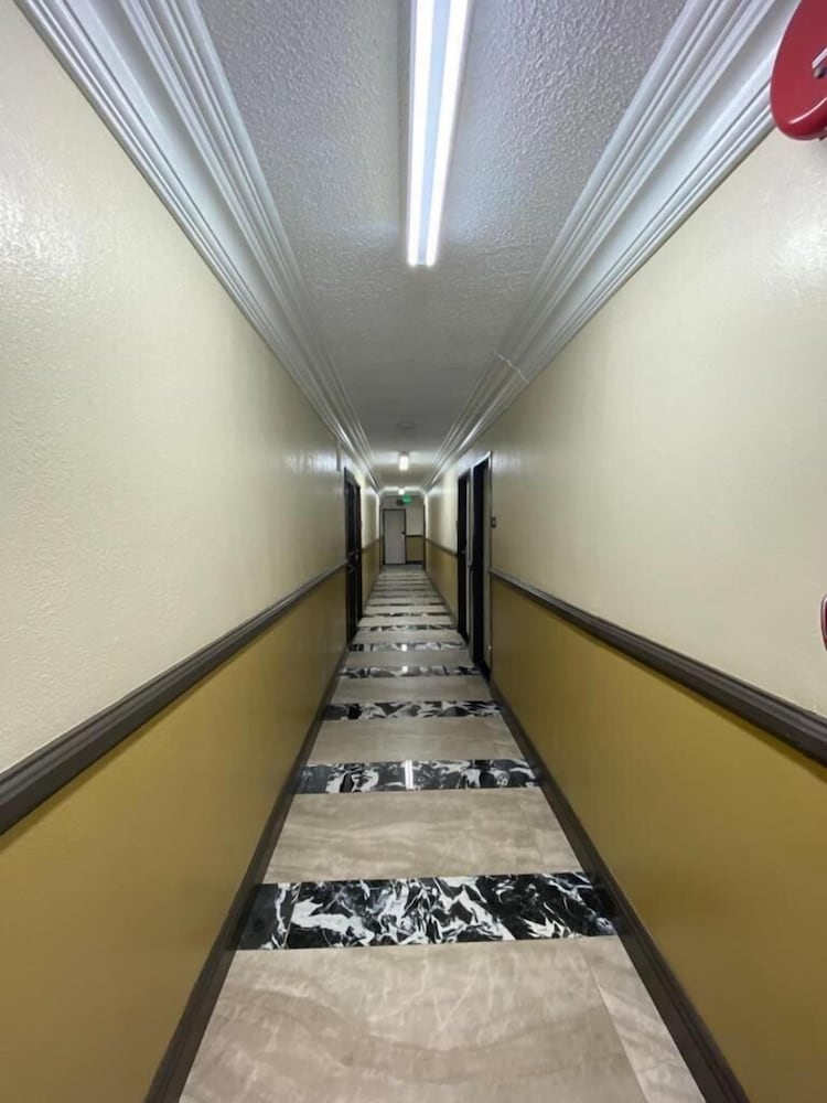 Patio Motel 28/44