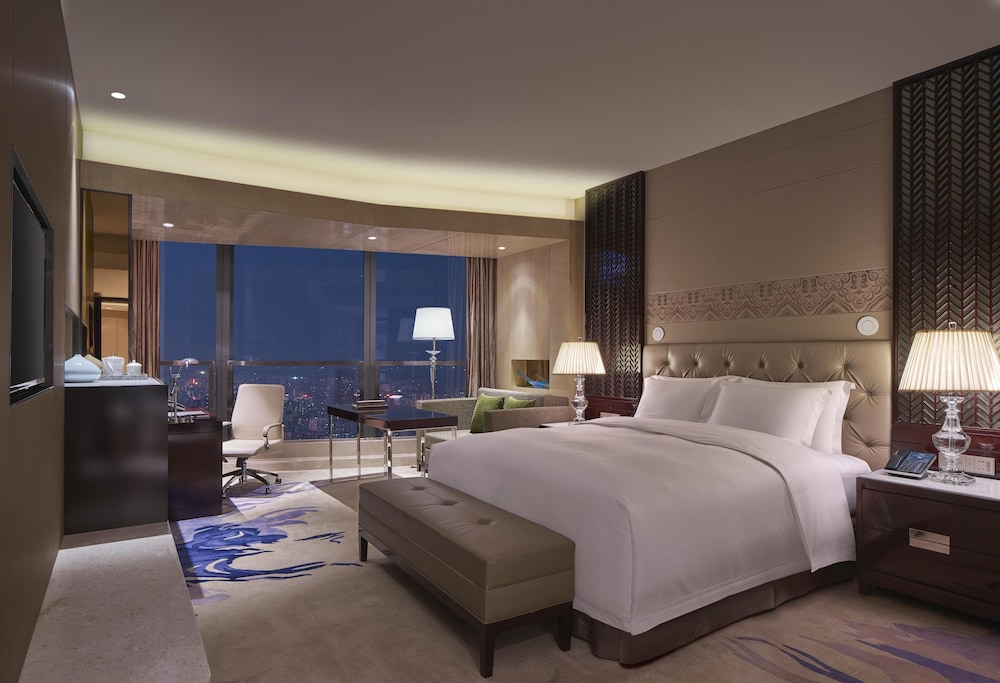 ROOM, KING BED, ACCESSIBLE