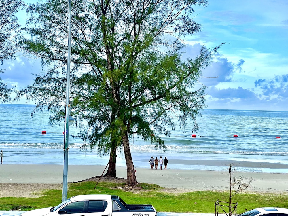 Mary Beach Hotel and Resort 42/50