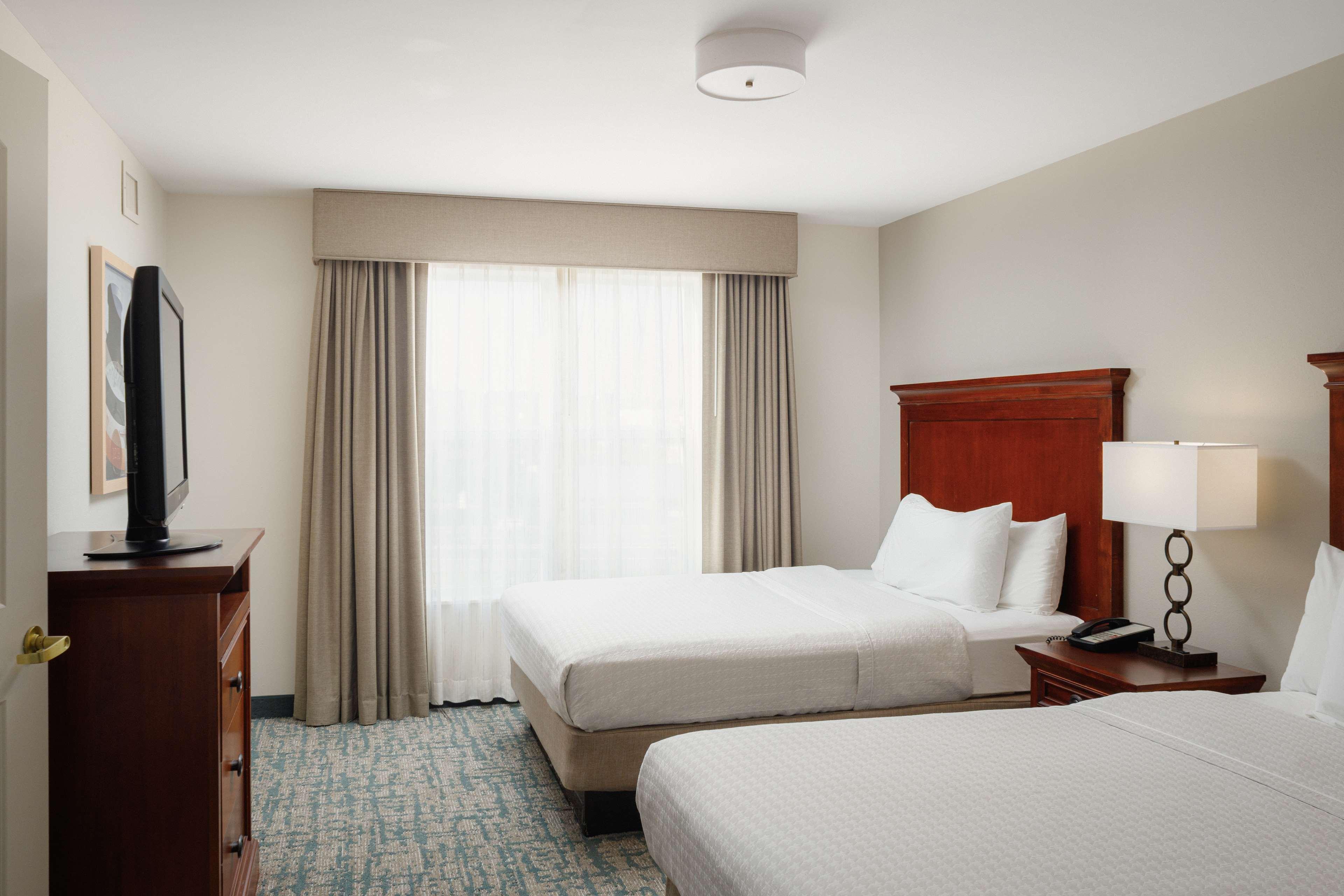 2 BEDROOMS, SUITE, KING BED, 2 QUEEN BEDS, 2 BATHROOMS