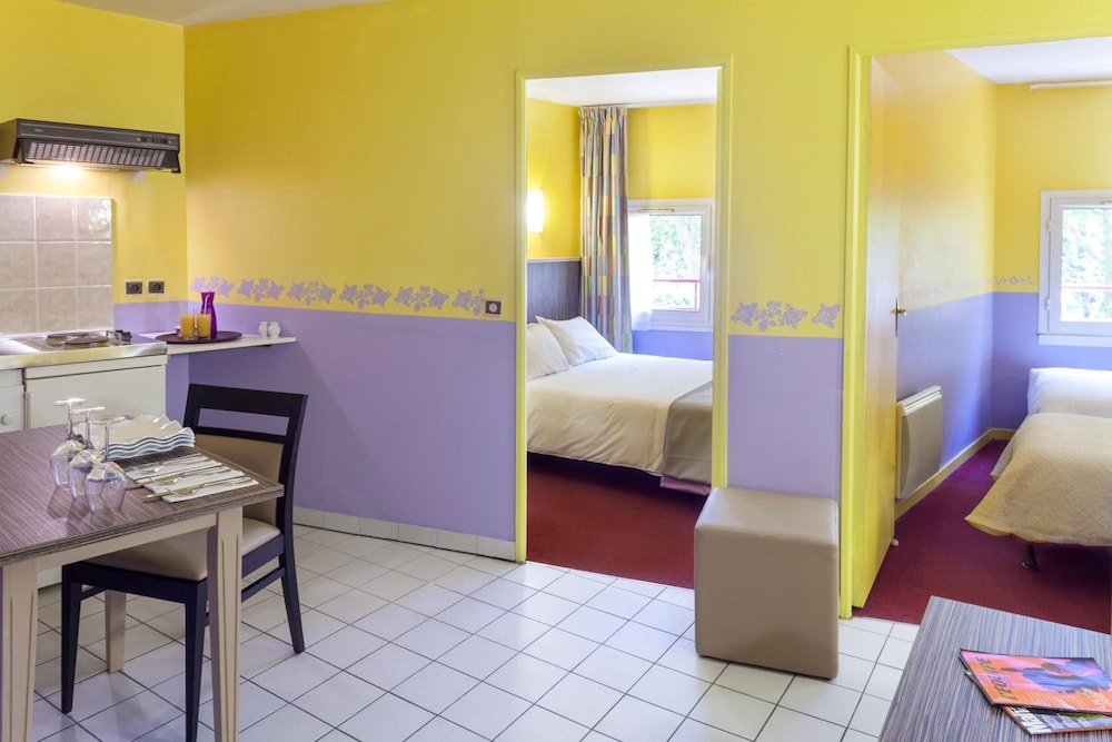 The Originals City Hotel Le Lion Dorr Chinon Inter Hotel 58/76