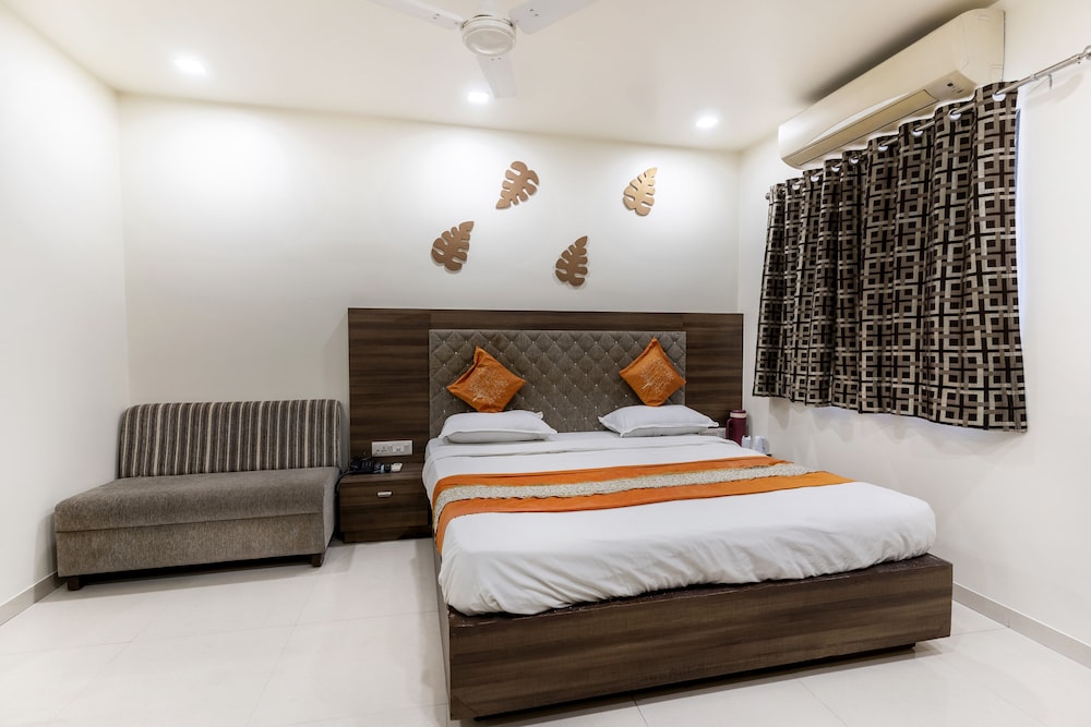 Hotel Ashish 7/39