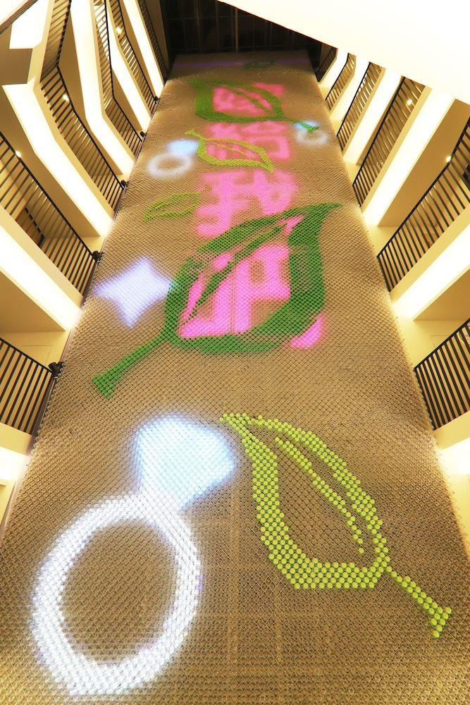 Green Hotel - West District 53/64