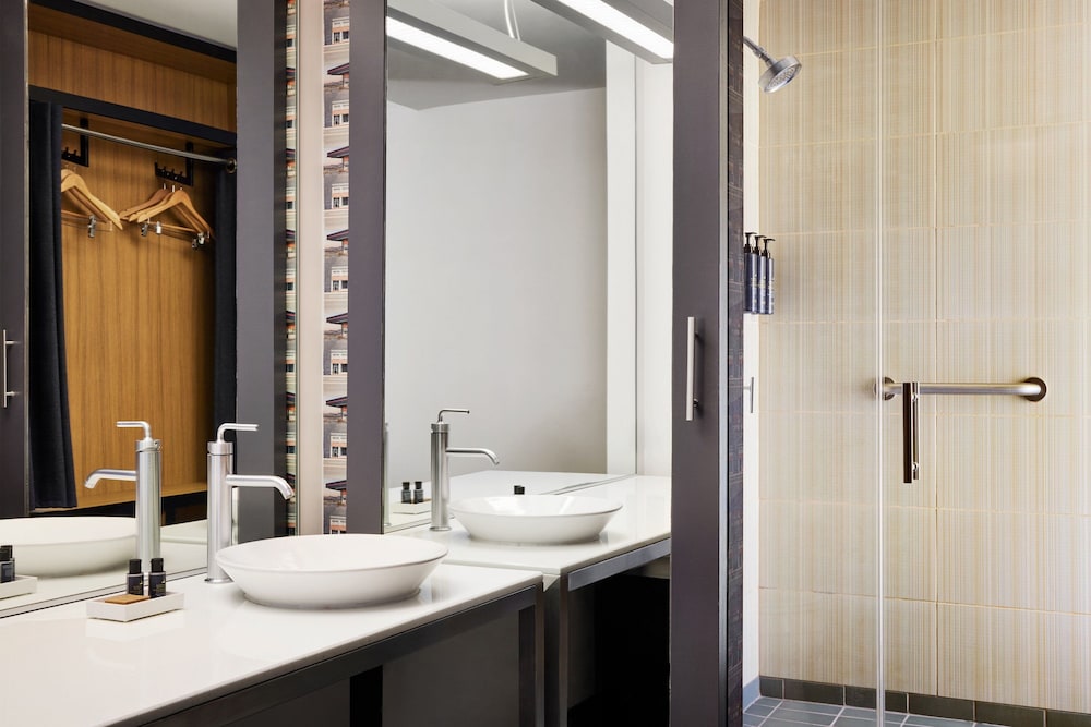 Aloft Leawood-Overland Park 36/38