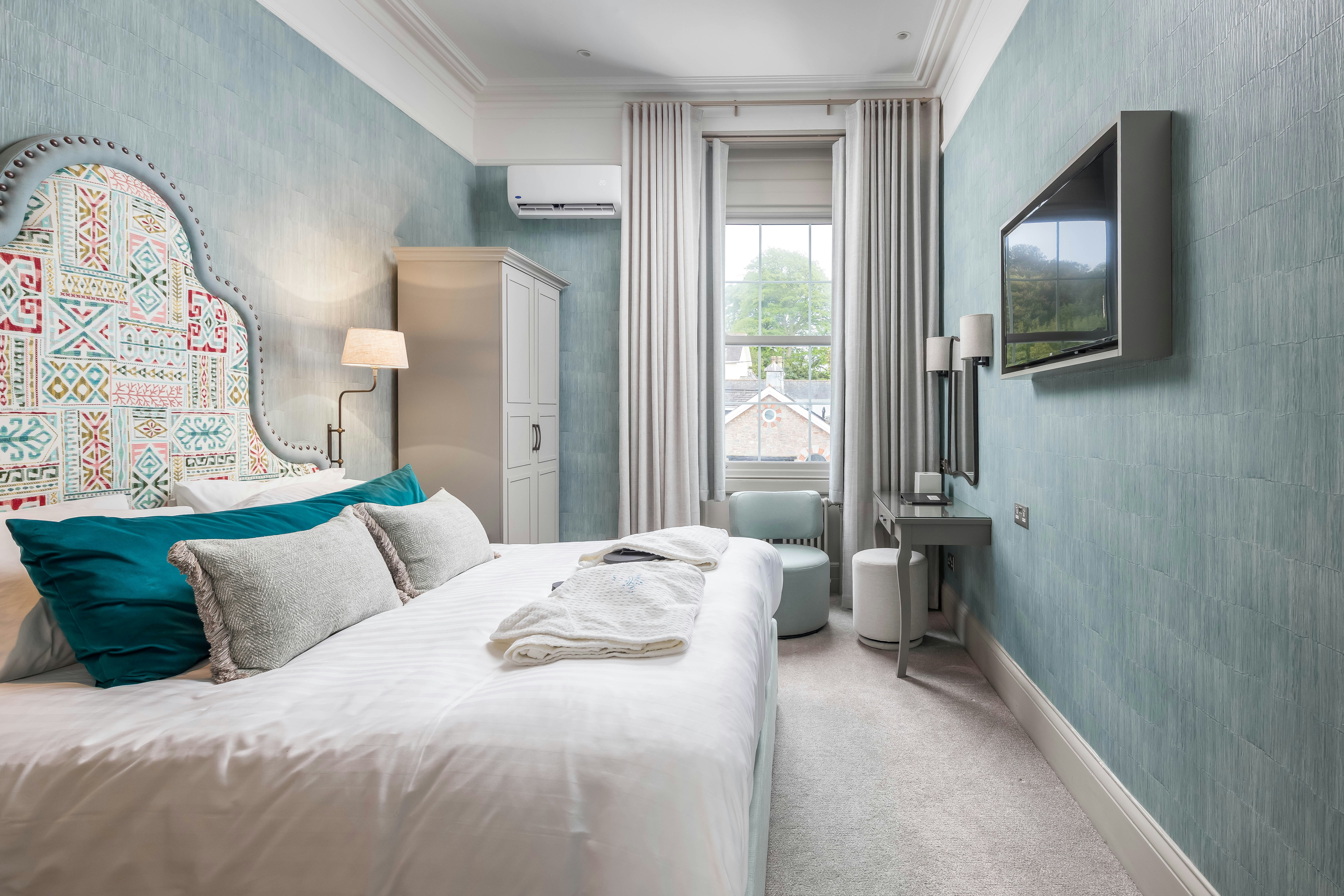 Cozy, Renovated, King Bed