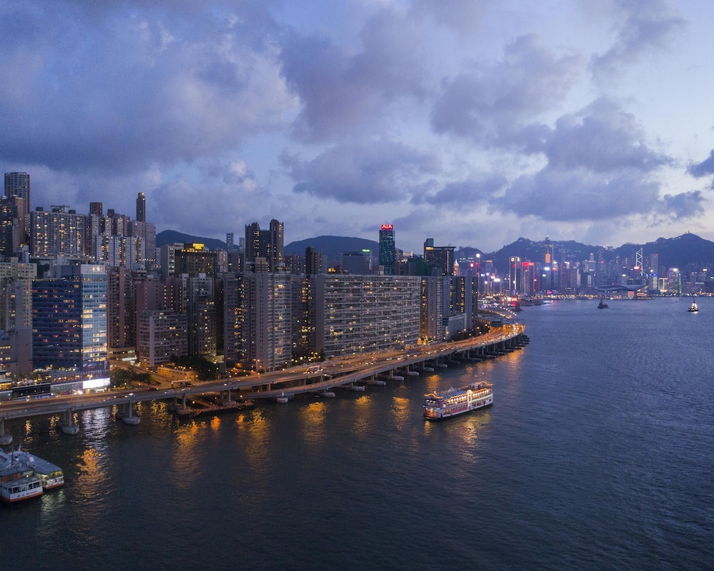 Hyatt Centric Victoria Harbour 61/70