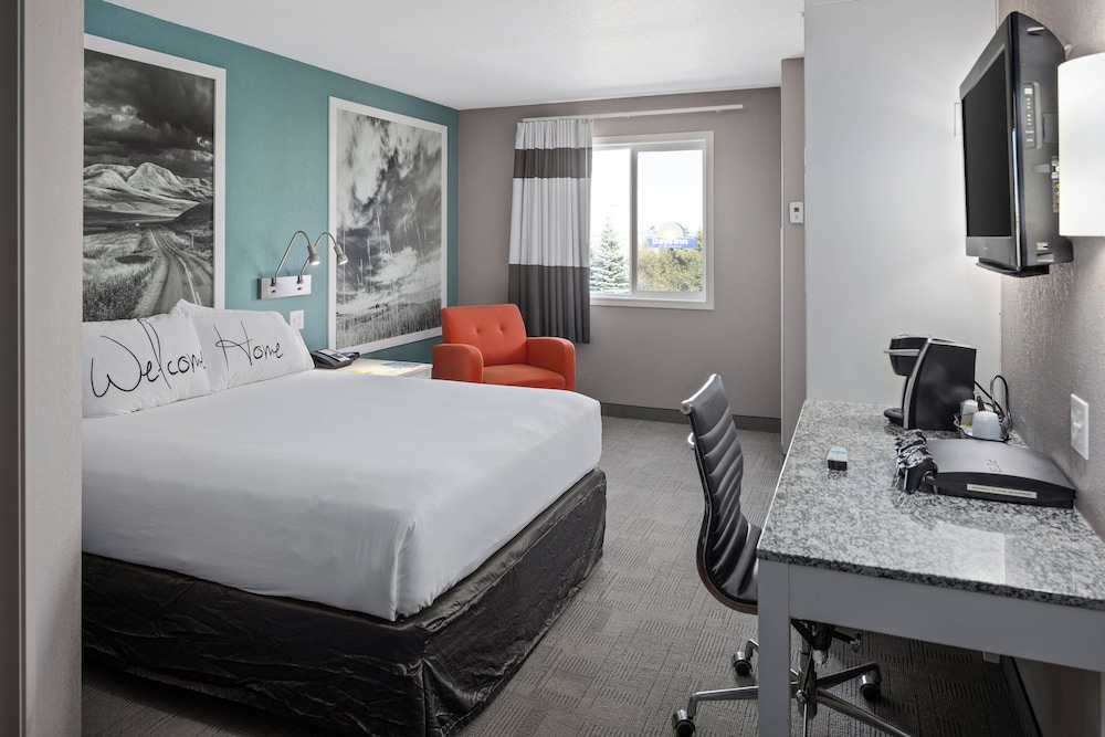 HOME INN EXPRESS MEDICINE HAT 19/72