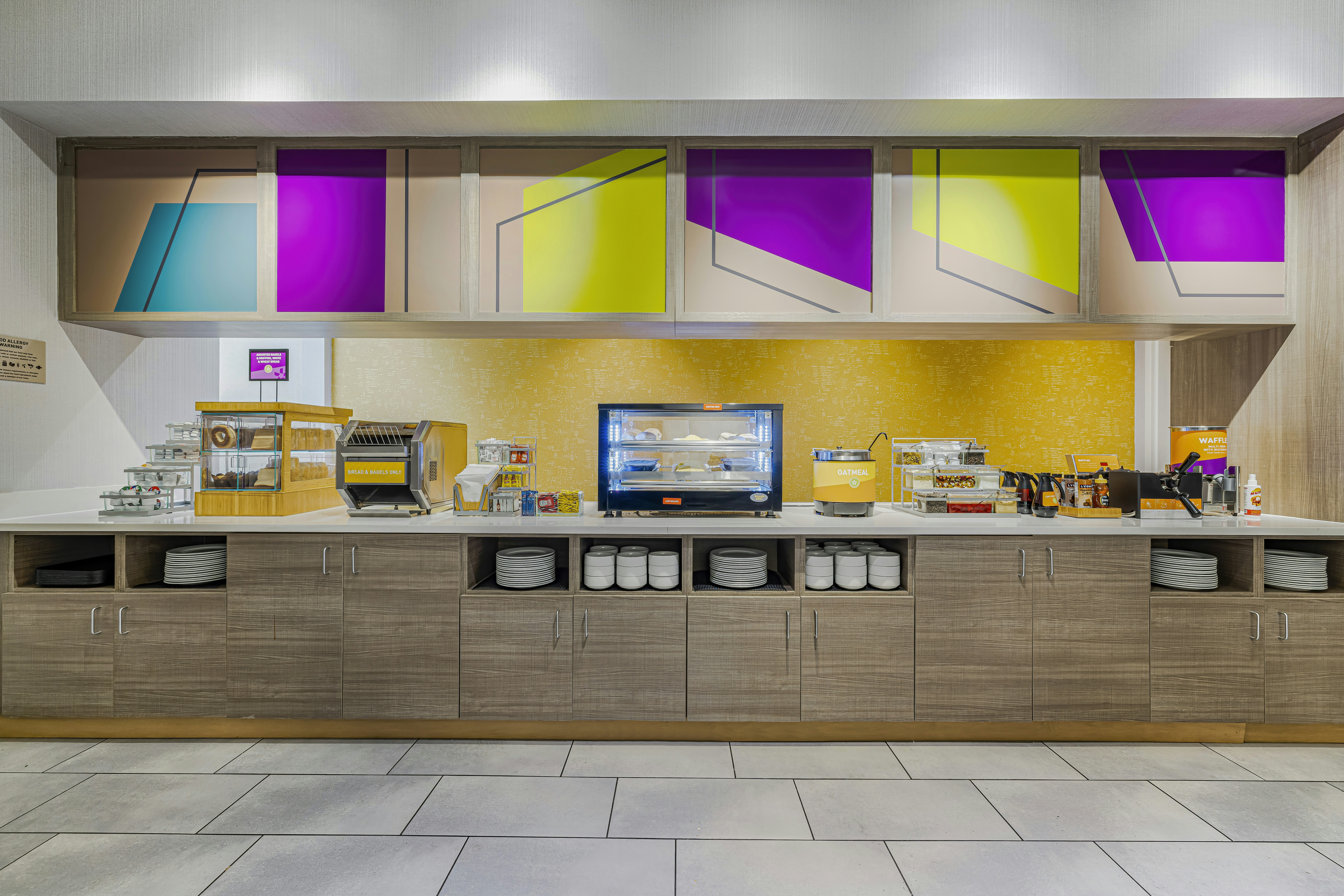 Lobby at Home2 Suites by Hilton Colorado Springs Airport, COLORADO SPRINGS - CO