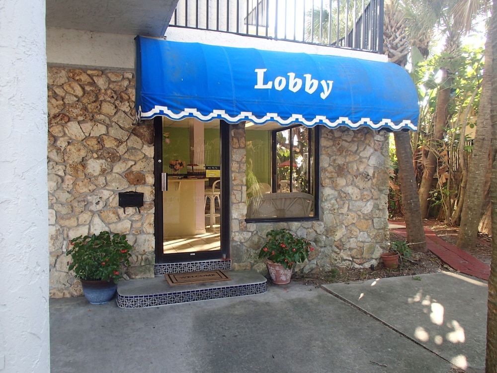 Flamingo Inn 24/50
