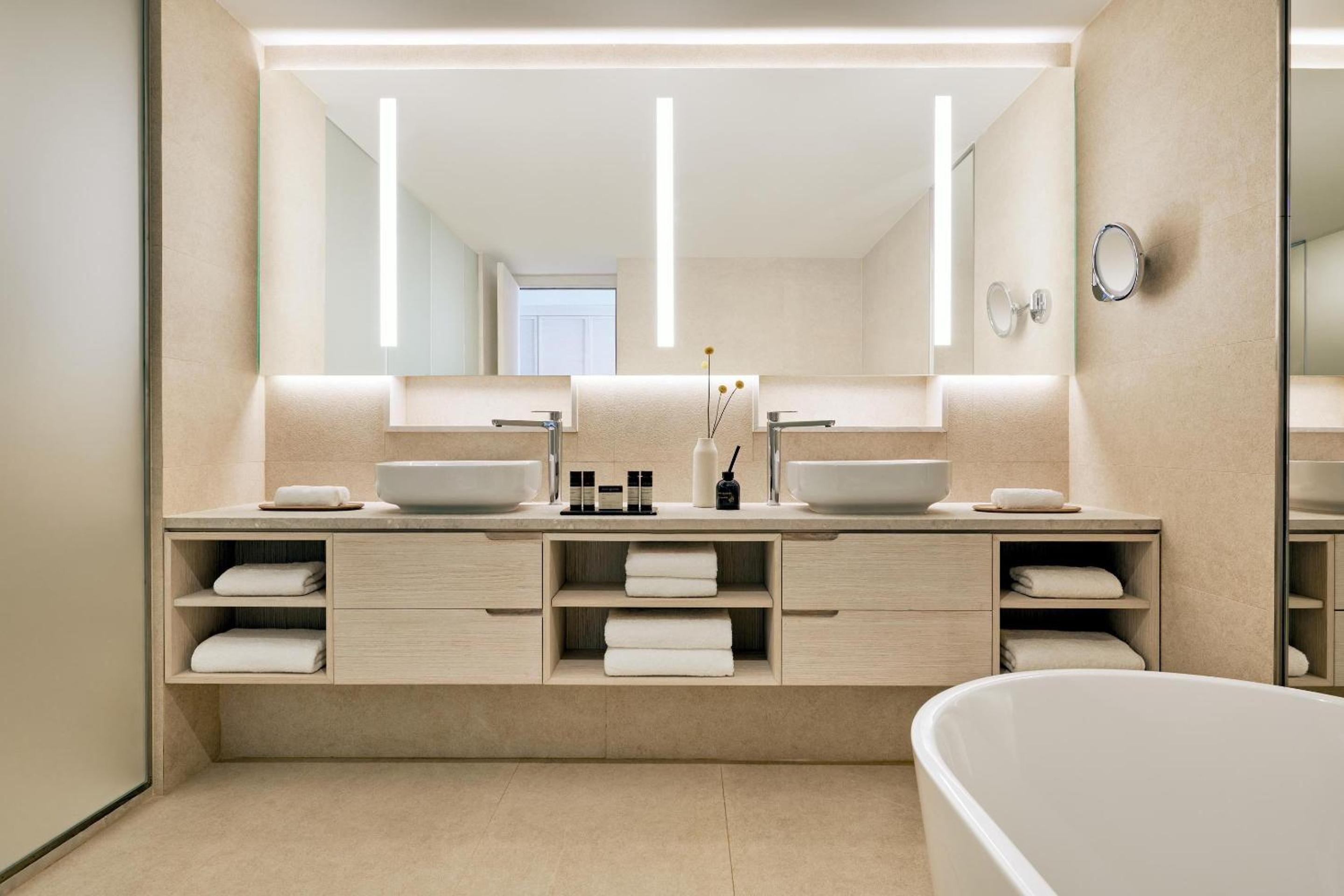 Junior Suite, Twin Beds, Sea View, Sofa, Ikos Andalusia 2/3