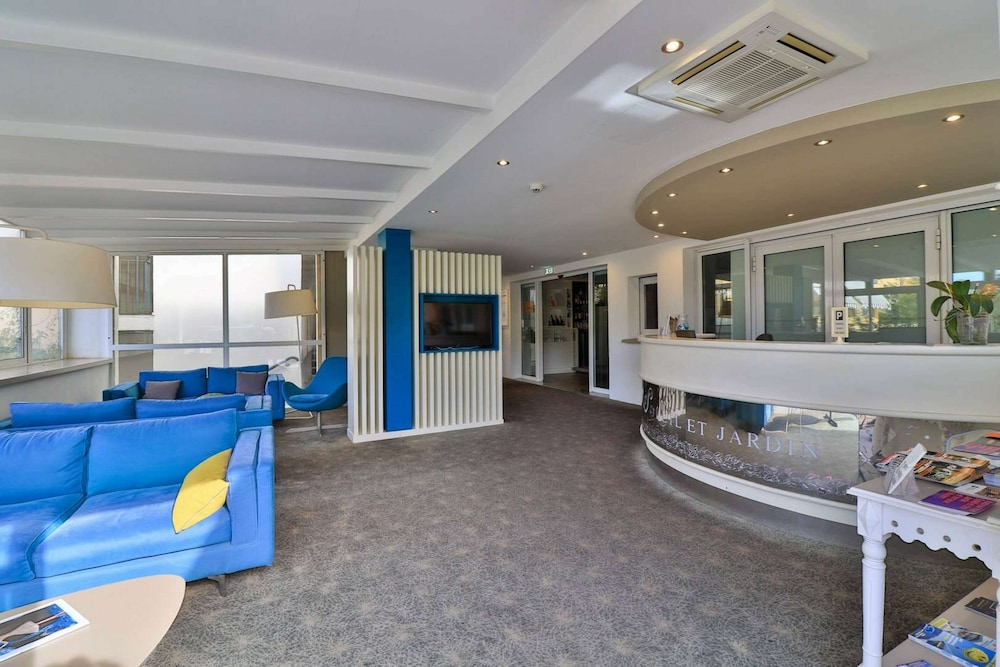 lobby