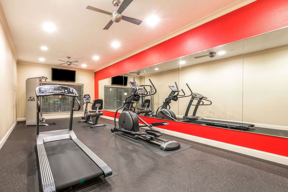 Ramada By Wyndham College Station 38/55