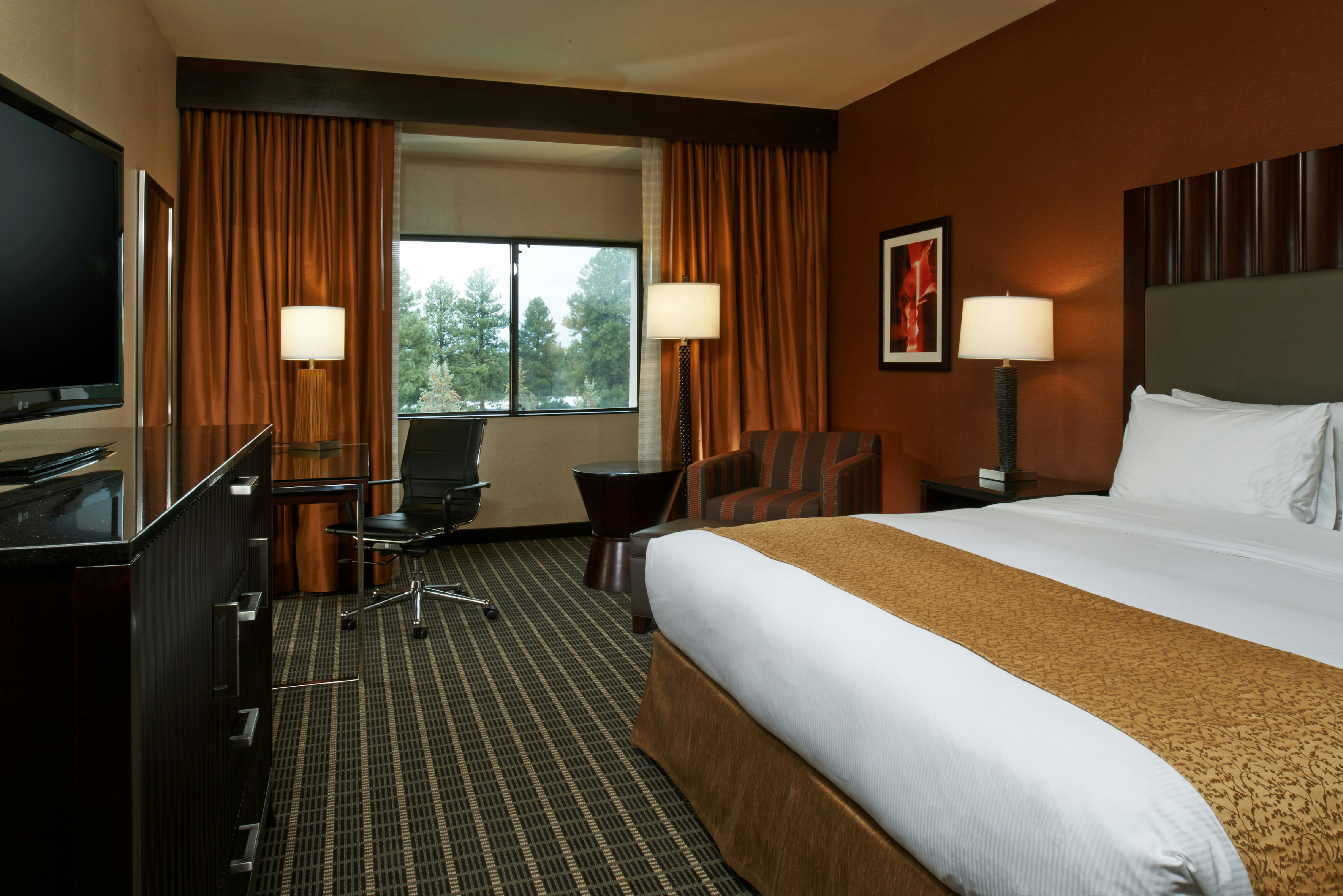 ROOM, KING BED
