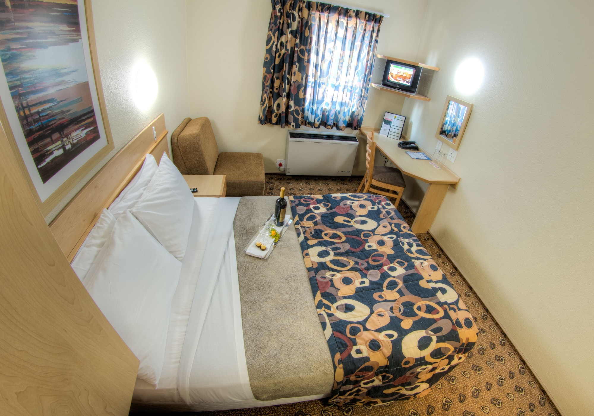 ECONOMY, TWIN BEDS