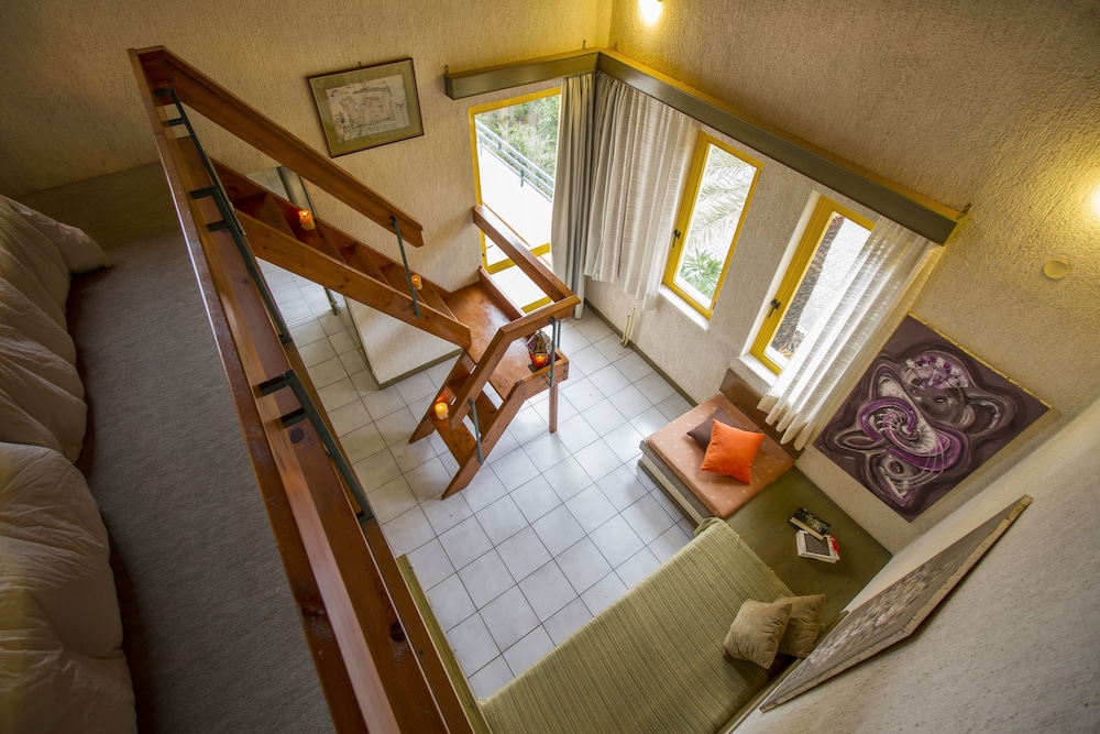 Lycasti Maisonettes 28/41