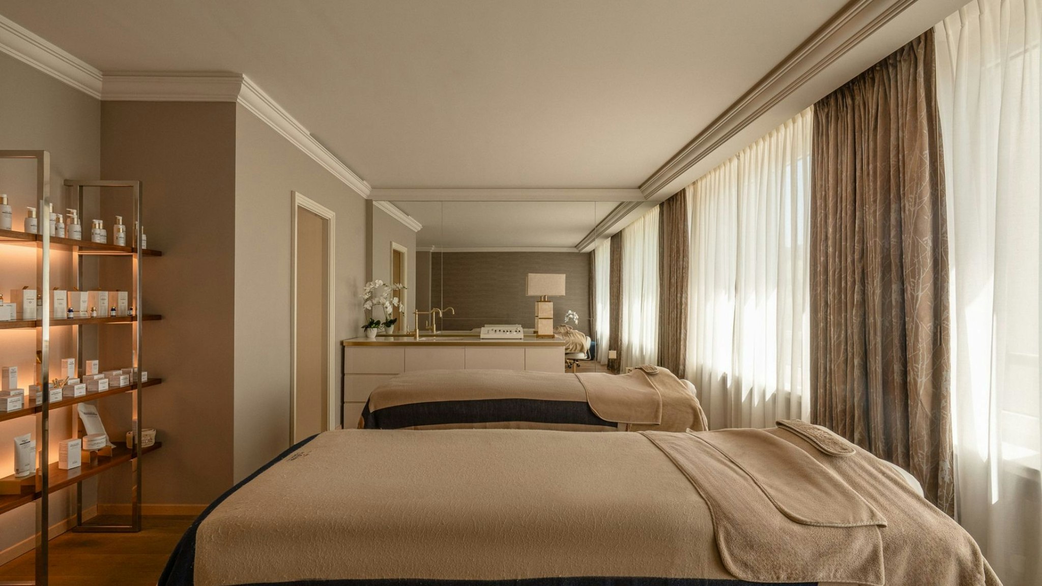 Mandarin Oriental, Geneva 14/82