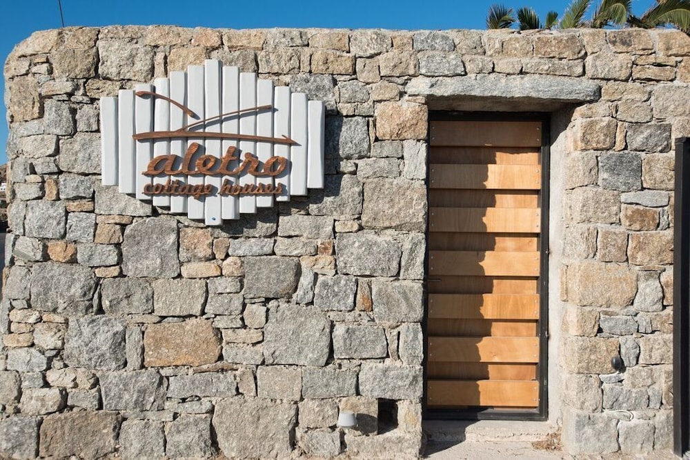 Aletro Cottage Houses 2/47