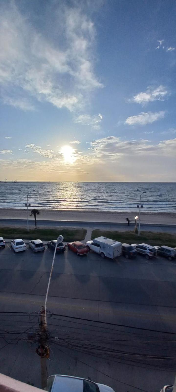Costanera Hotel 32/52
