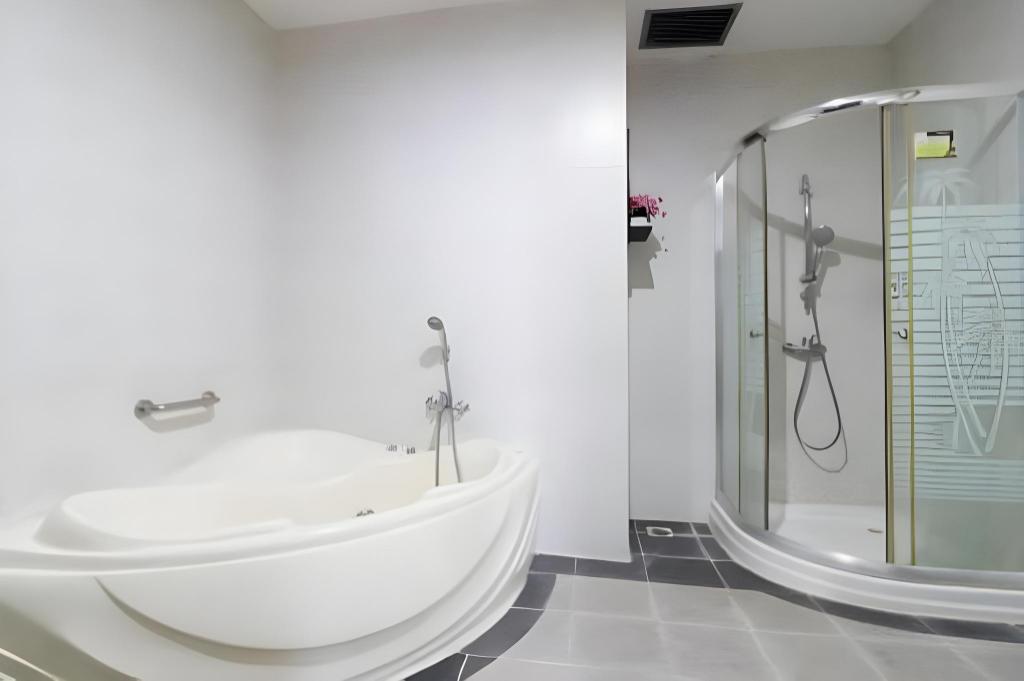 Grand Kanaya Hotel 46/50