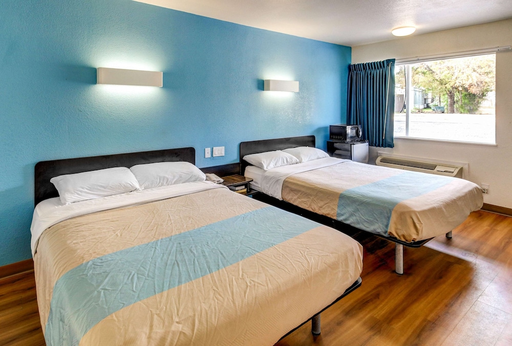 Motel6 Waco, TX - Lacy Lakeview 38/49