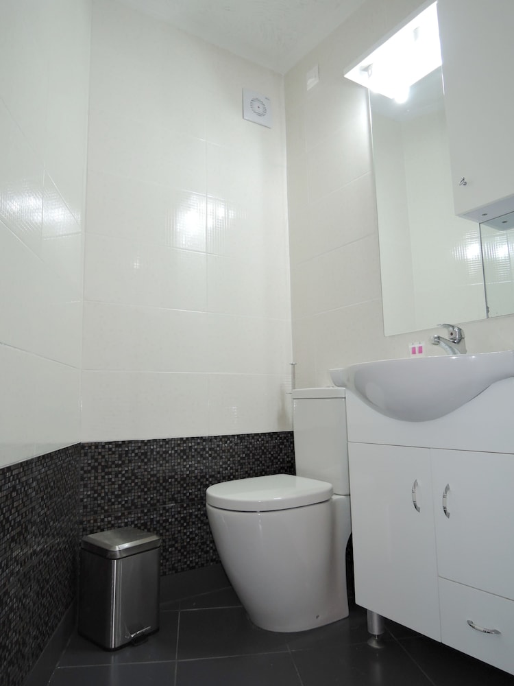 Fantasia Hotel Apartments 5/46