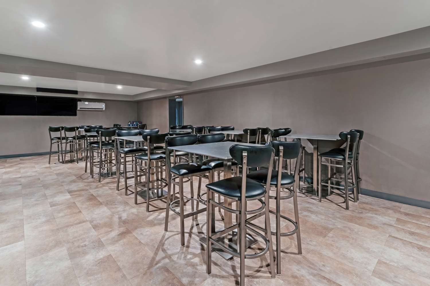 Americas Best Value Inn Foxboro 25/35