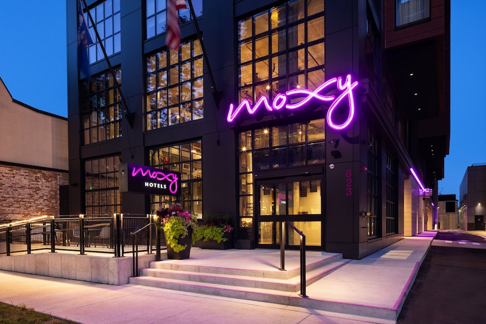 Moxy Madison Downtown 43/47
