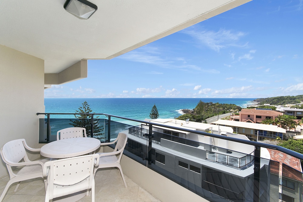 Clubb Coolum Beach Resort 4/65