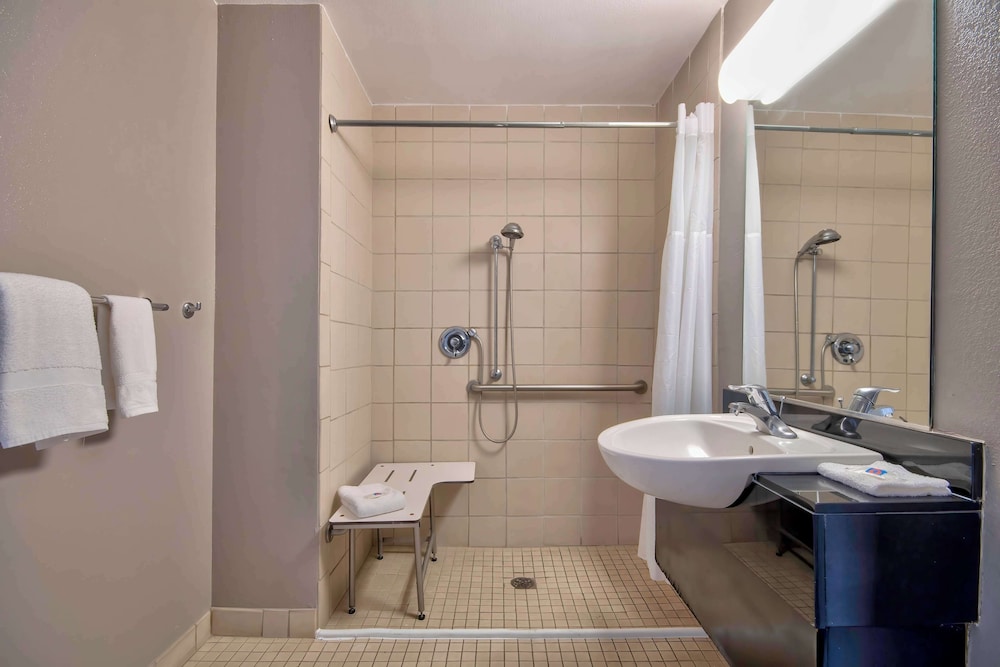 Motel6 Albuquerque, NM - Midtown 47/50