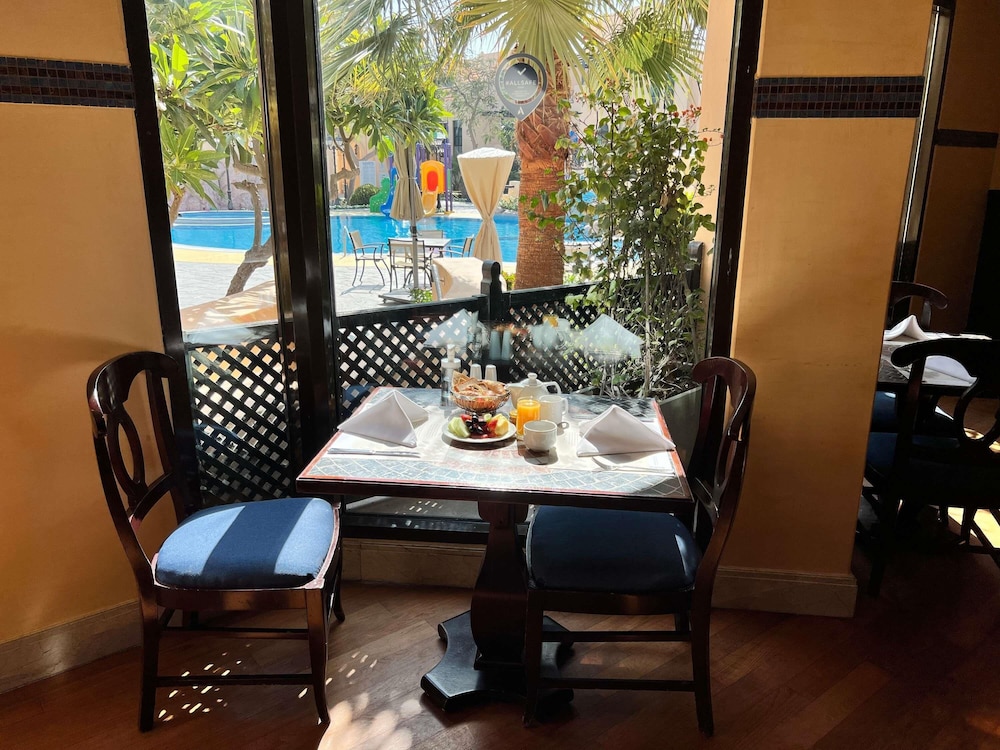 Novotel Al Dana Resort 56/75