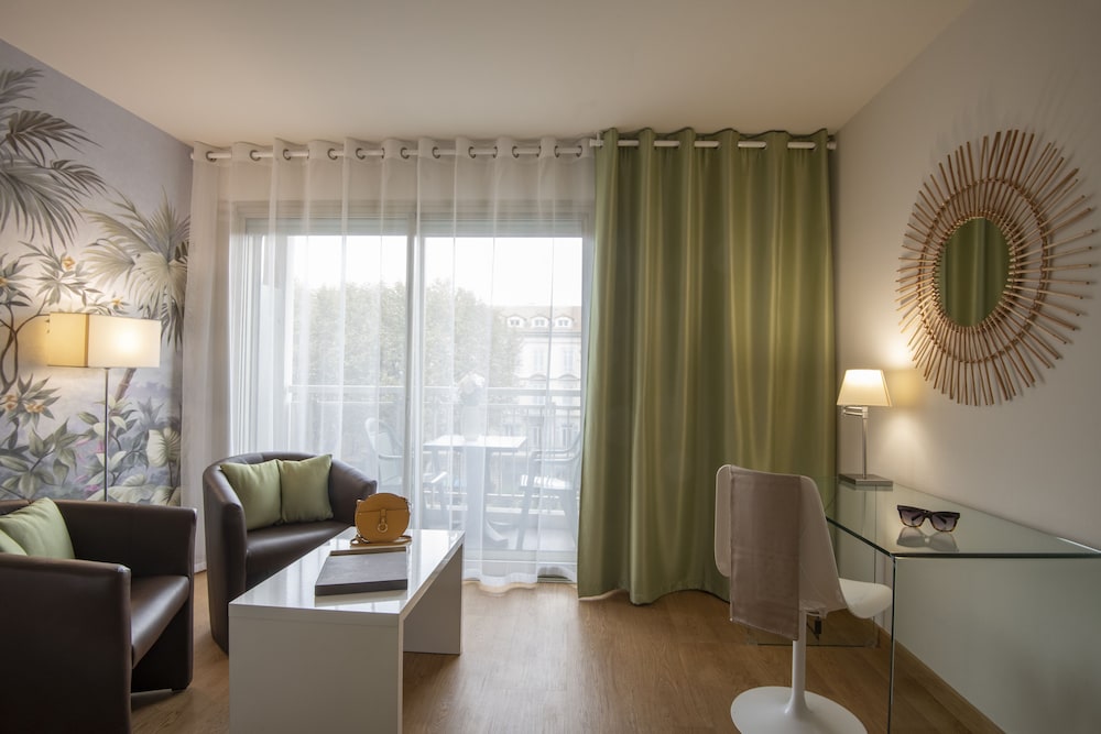 Chambord Hotel Menton 32/44